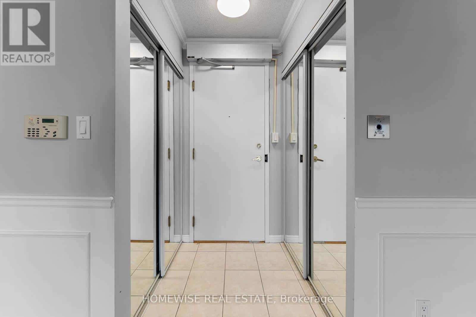 910 - 850 STEELES AVENUE — Vaughan (Lakeview Estates), Ontario - Photo 2 of 41