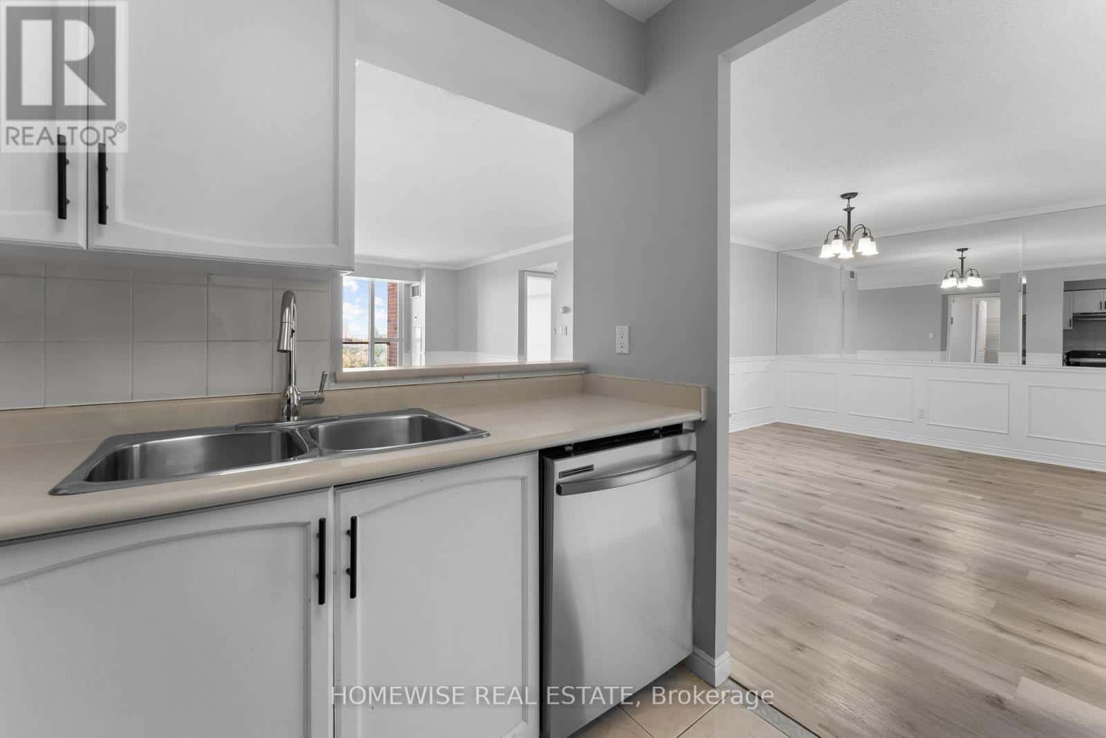 910 - 850 STEELES AVENUE — Vaughan (Lakeview Estates), Ontario - Photo 3 of 41