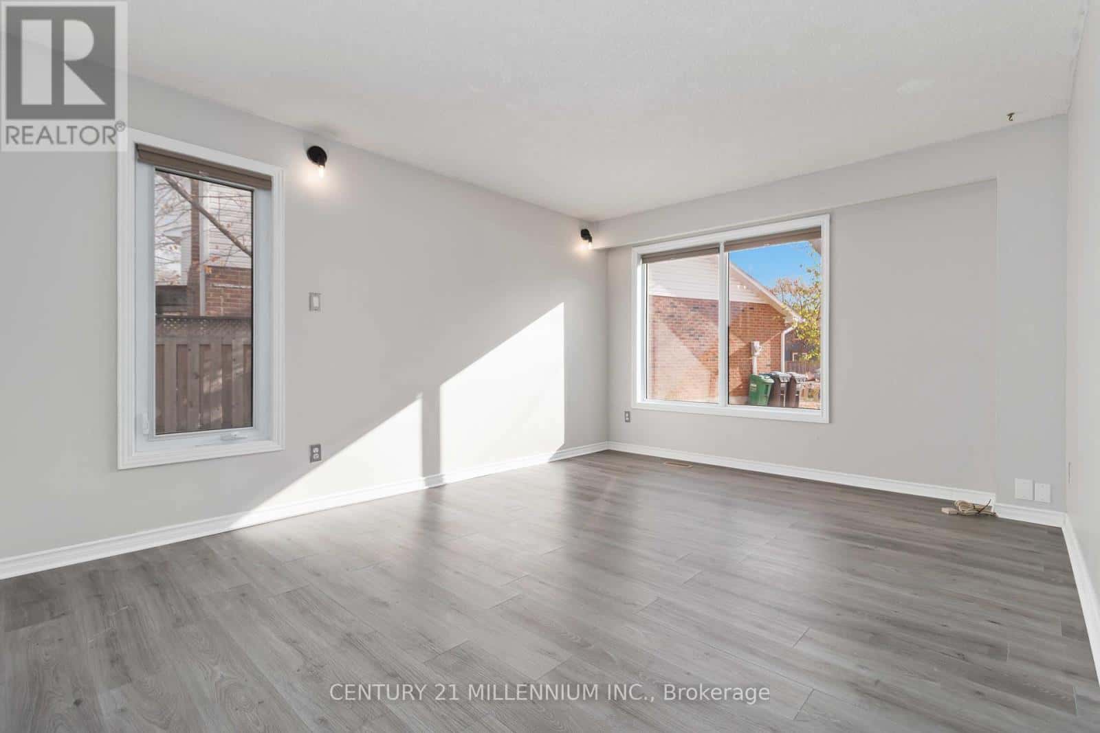 53 COURTLEIGH SQUARE — Brampton (Heart Lake East), Ontario - Photo 4 of 26