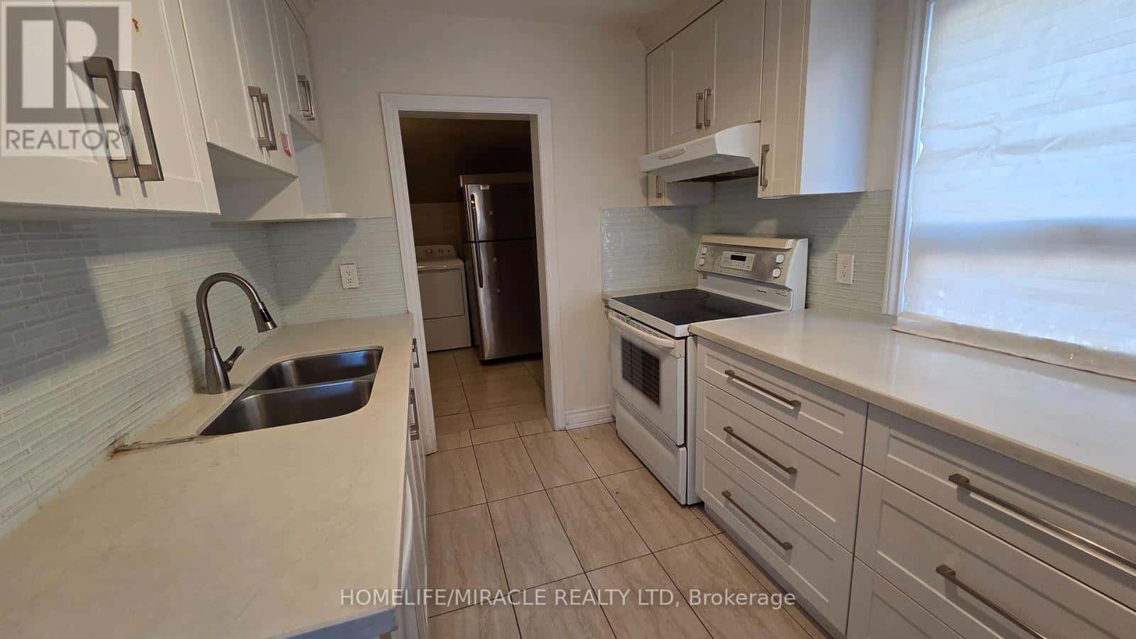 72 FREDERICK STREET — Brampton (Downtown Brampton), Ontario - Photo 3 of 27