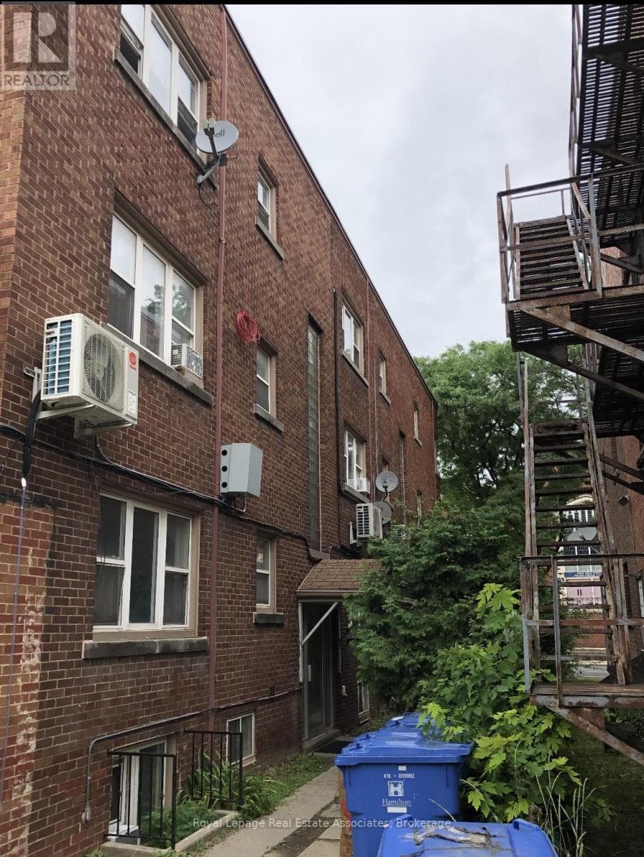 1024 KING STREET E — Hamilton (Stipley), Ontario - Main photo