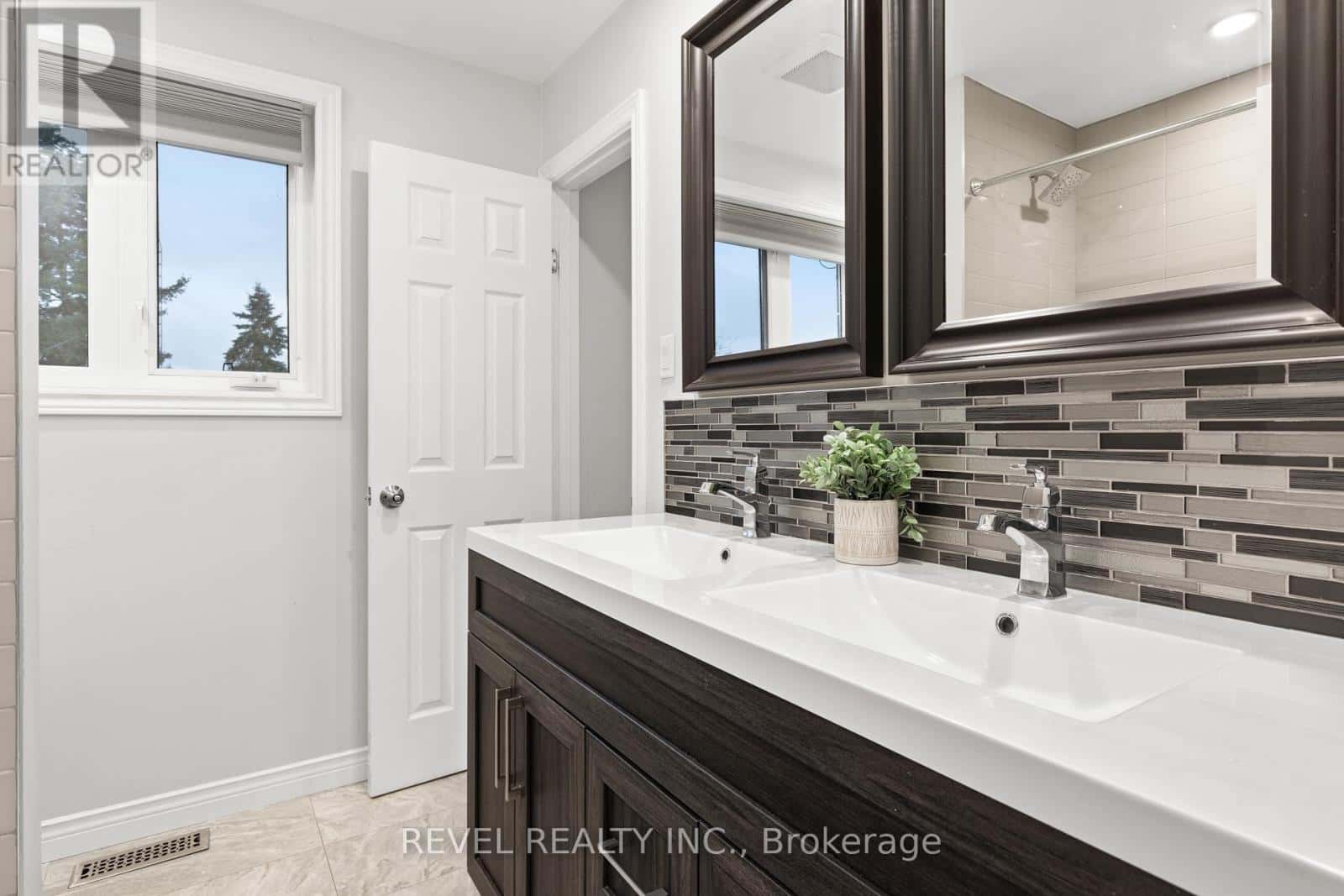 169 VICTORIA DRIVE — Kawartha Lakes (Fenelon), Ontario - Photo 3 of 38