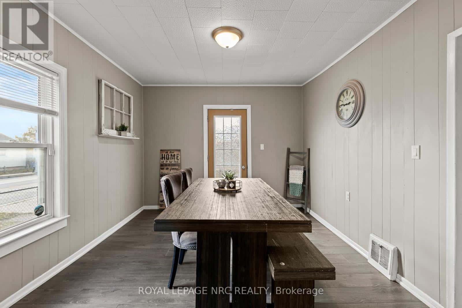 313 BURGAR STREET — Welland (Welland Downtown), Ontario - Photo 2 of 27