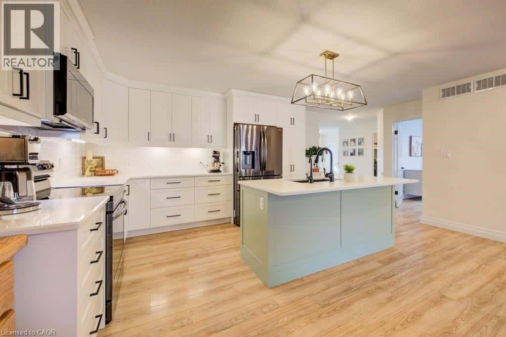 8 MALCOLM Crescent — Listowel, Ontario - Photo 2 of 45