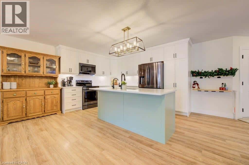 8 MALCOLM Crescent — Listowel, Ontario - Photo 4 of 45