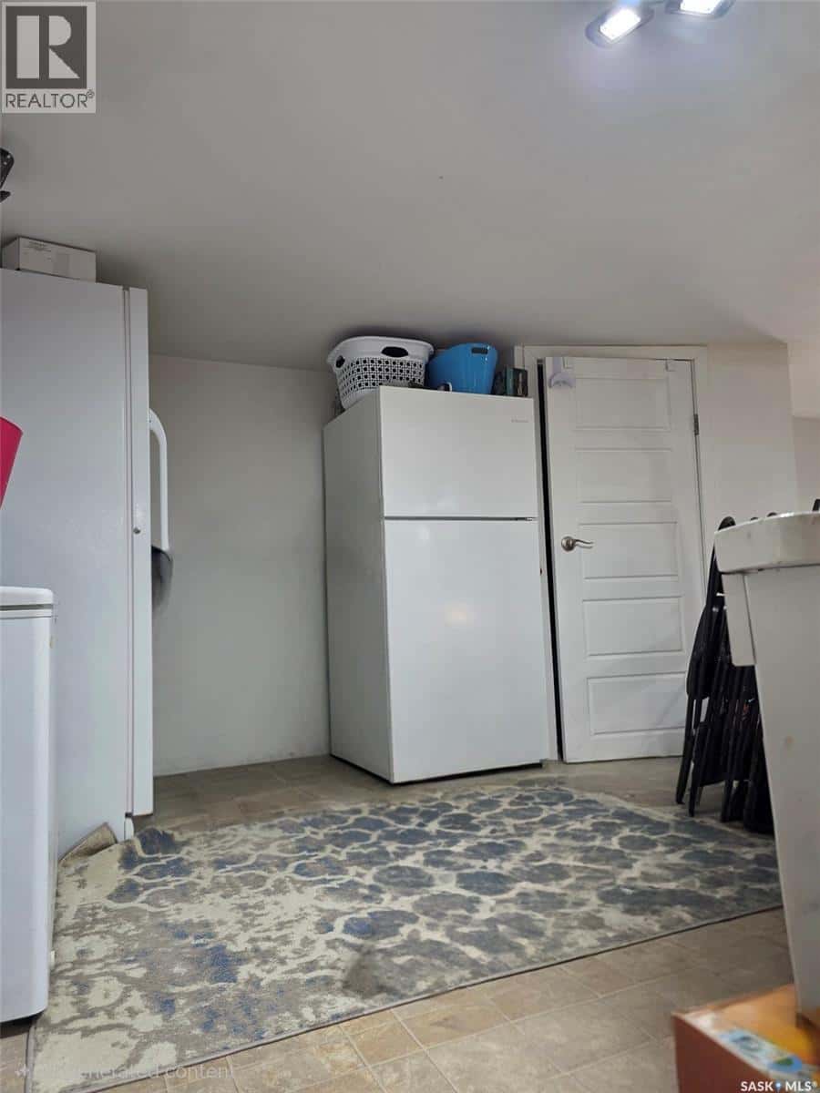 Banman Acreage — Swift Current Rm No. 137, Saskatchewan - Photo 4 of 31