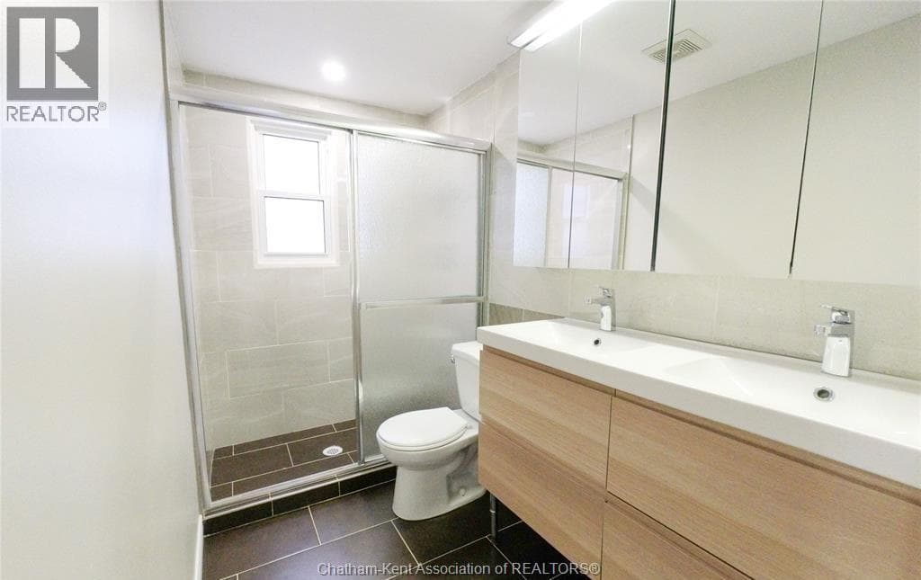 17 MCNAUGHTON AVENUE — Wallaceburg, Ontario - Main photo