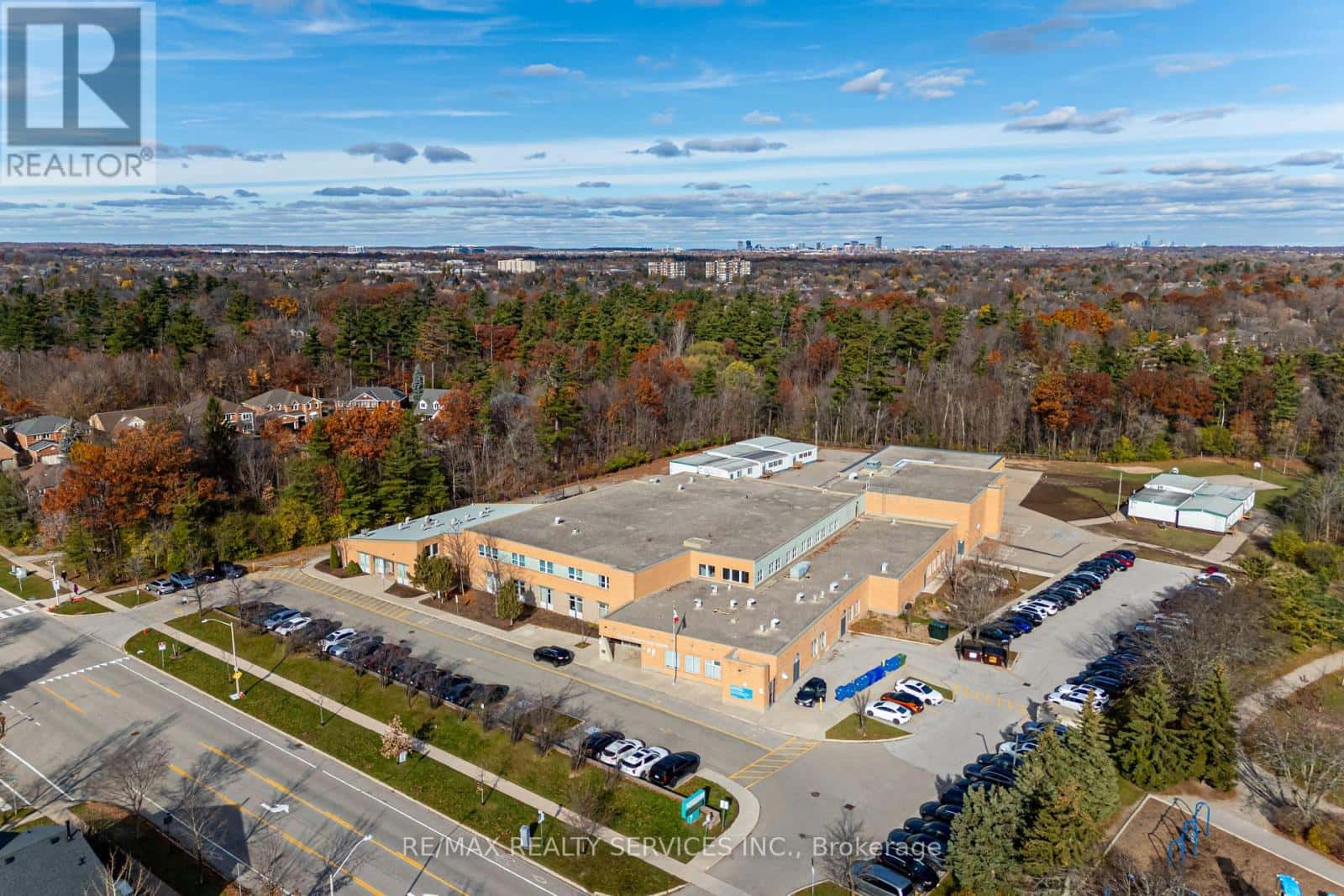 1713 - 1478 PILGRIMS WAY — Oakville (GA Glen Abbey), Ontario - Photo 4 of 40