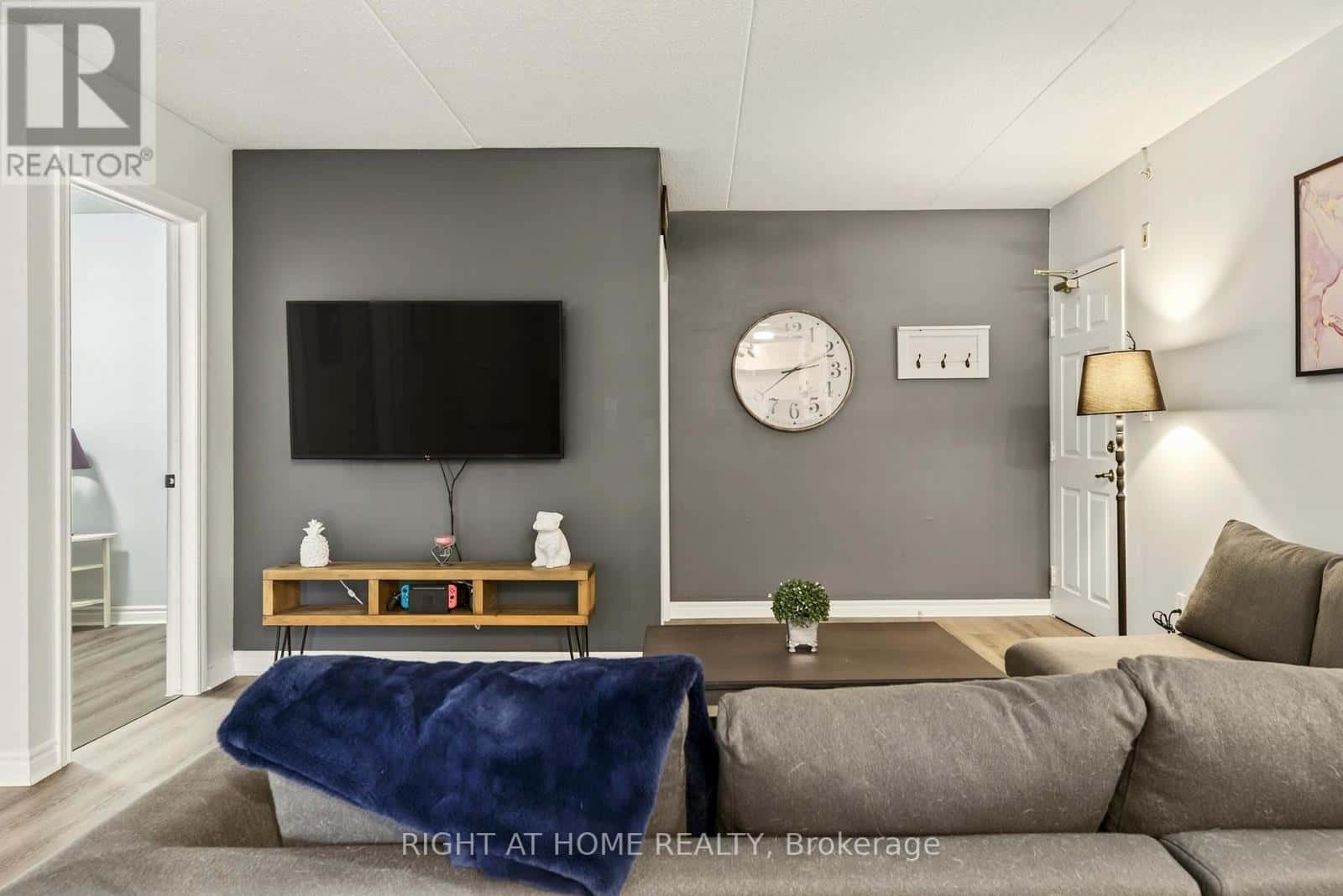 107 - 1431 WALKER'S LINE — Burlington (Tansley), Ontario - Photo 3 of 49