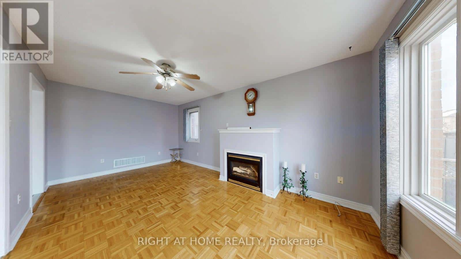 UPPER - 119 LETTY AVENUE — Brampton (Fletcher's West), Ontario - Photo 2 of 37