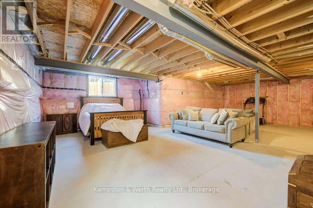 8 MALCOLM CRESCENT — North Perth (Listowel), Ontario - Photo 2 of 45