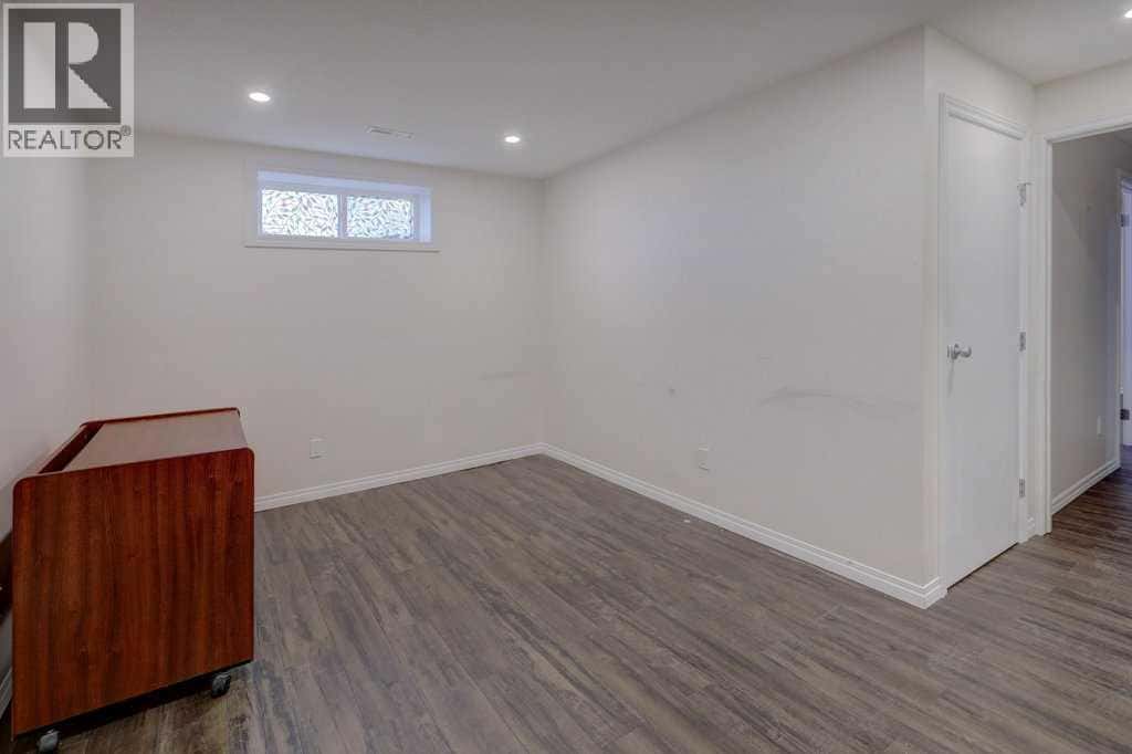 235006 Highway 817 — Rural Wheatland County, Alberta - Photo 2 of 42