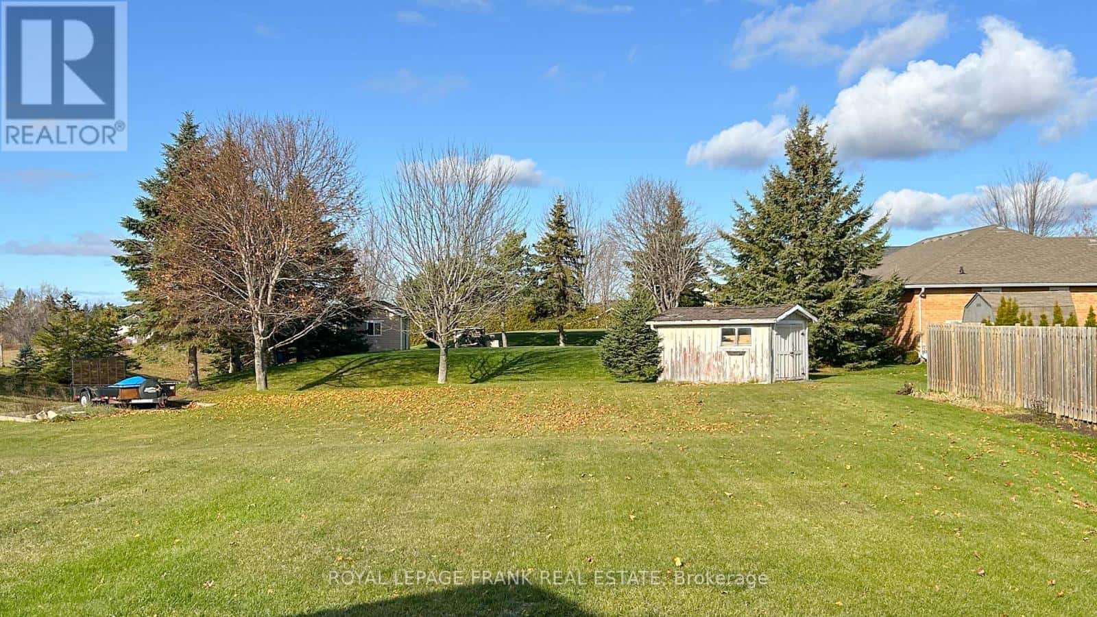 15 HALLETT CRESCENT — Kawartha Lakes (Mariposa), Ontario - Photo 3 of 40