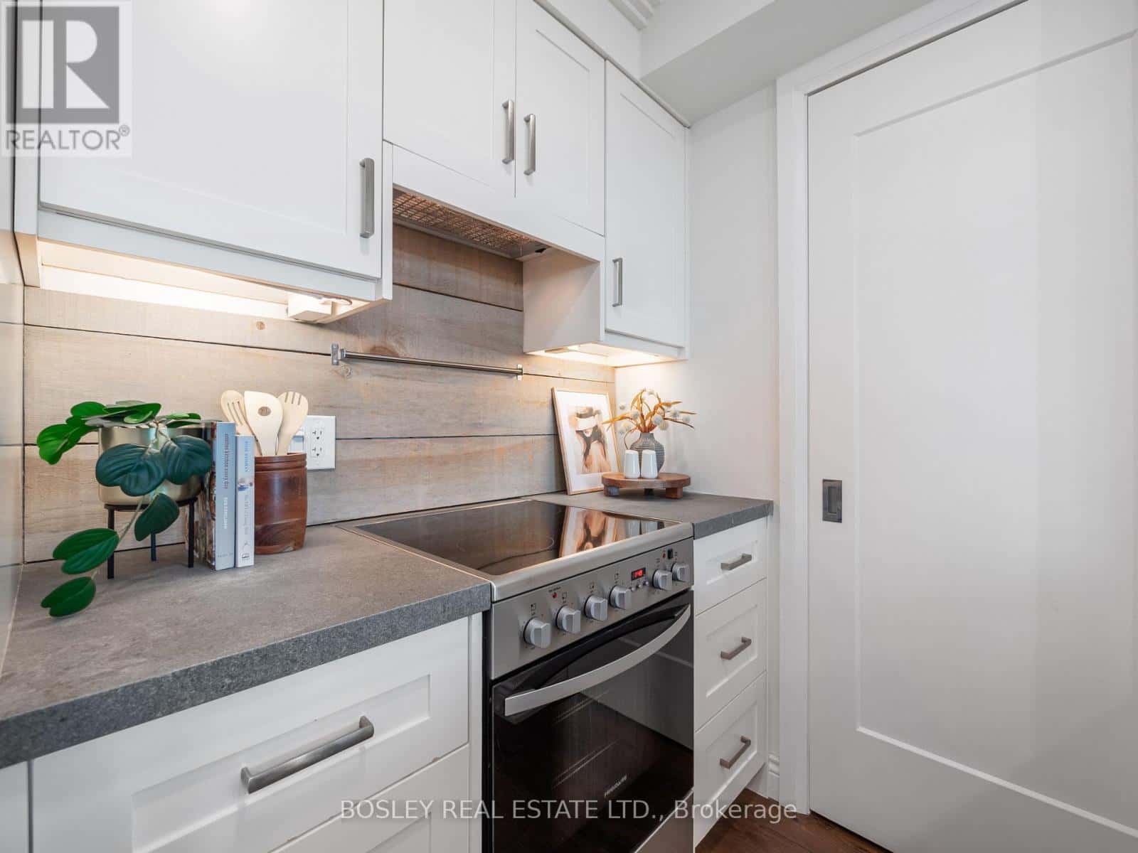 903 - 409 BLOOR STREET E — Toronto (North St. James Town), Ontario - Photo 2 of 33