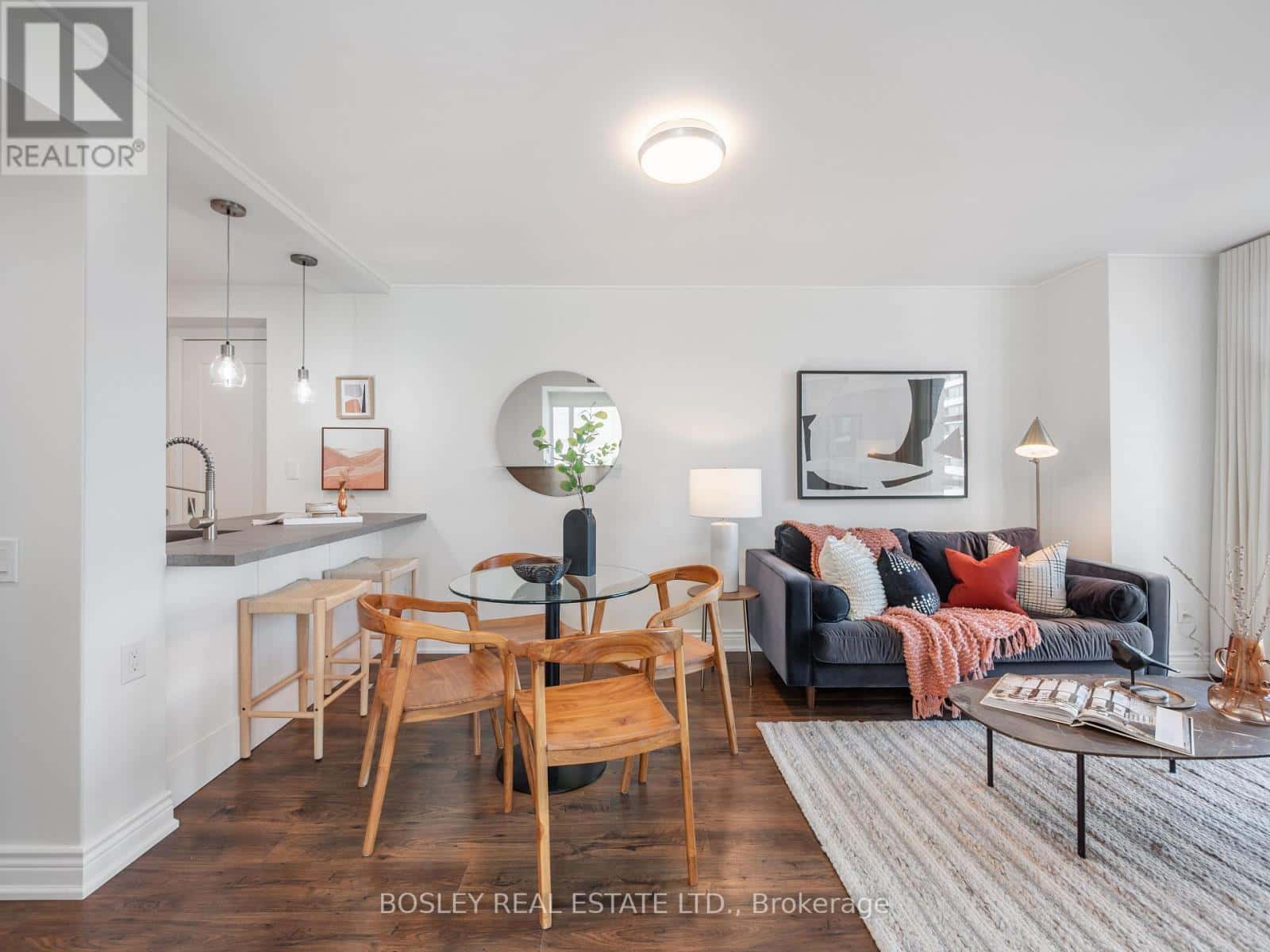 409 Bloor Street East 903