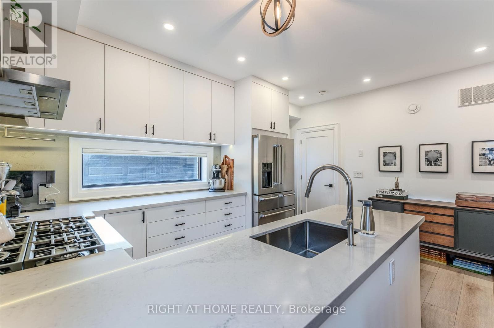 85R CONDOR AVENUE — Toronto (Blake-Jones), Ontario - Main photo