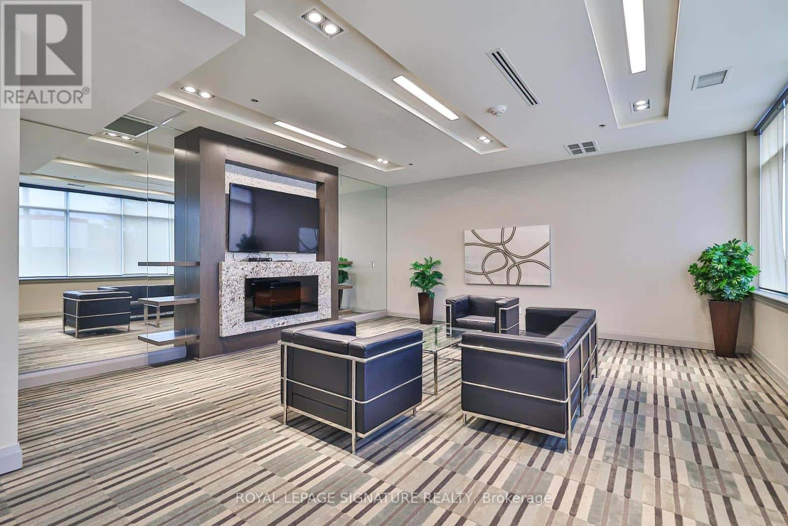 502 - 3520 DANFORTH AVENUE — Toronto (Oakridge), Ontario - Photo 4 of 35