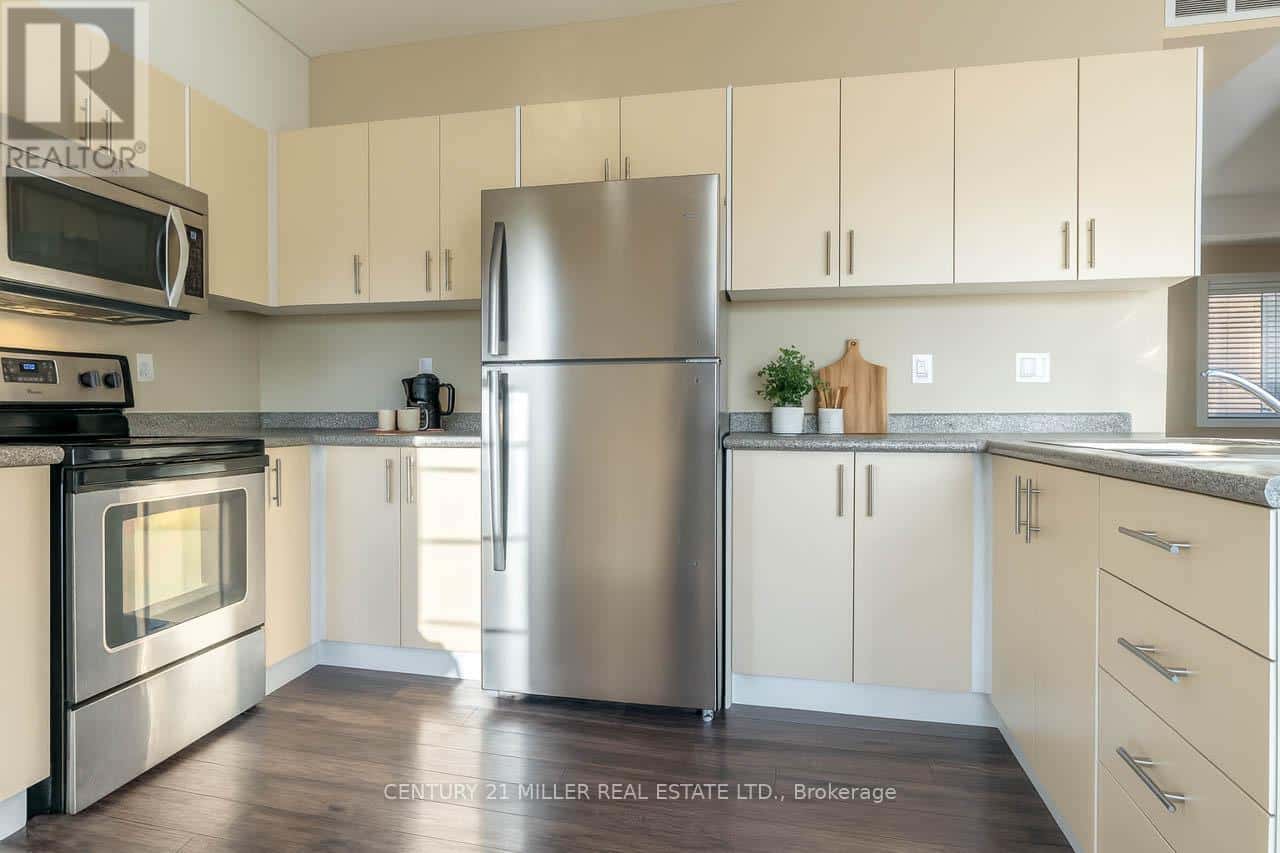 305 - 174 BRONTE STREET S — Milton (OM Old Milton), Ontario - Photo 4 of 7