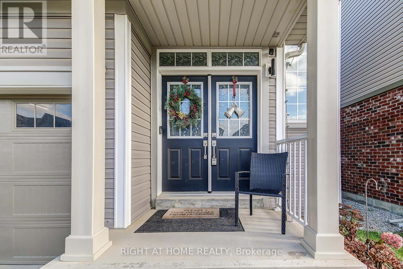 40 MCWATTERS STREET — Hamilton (Binbrook), Ontario - Photo 2 of 44