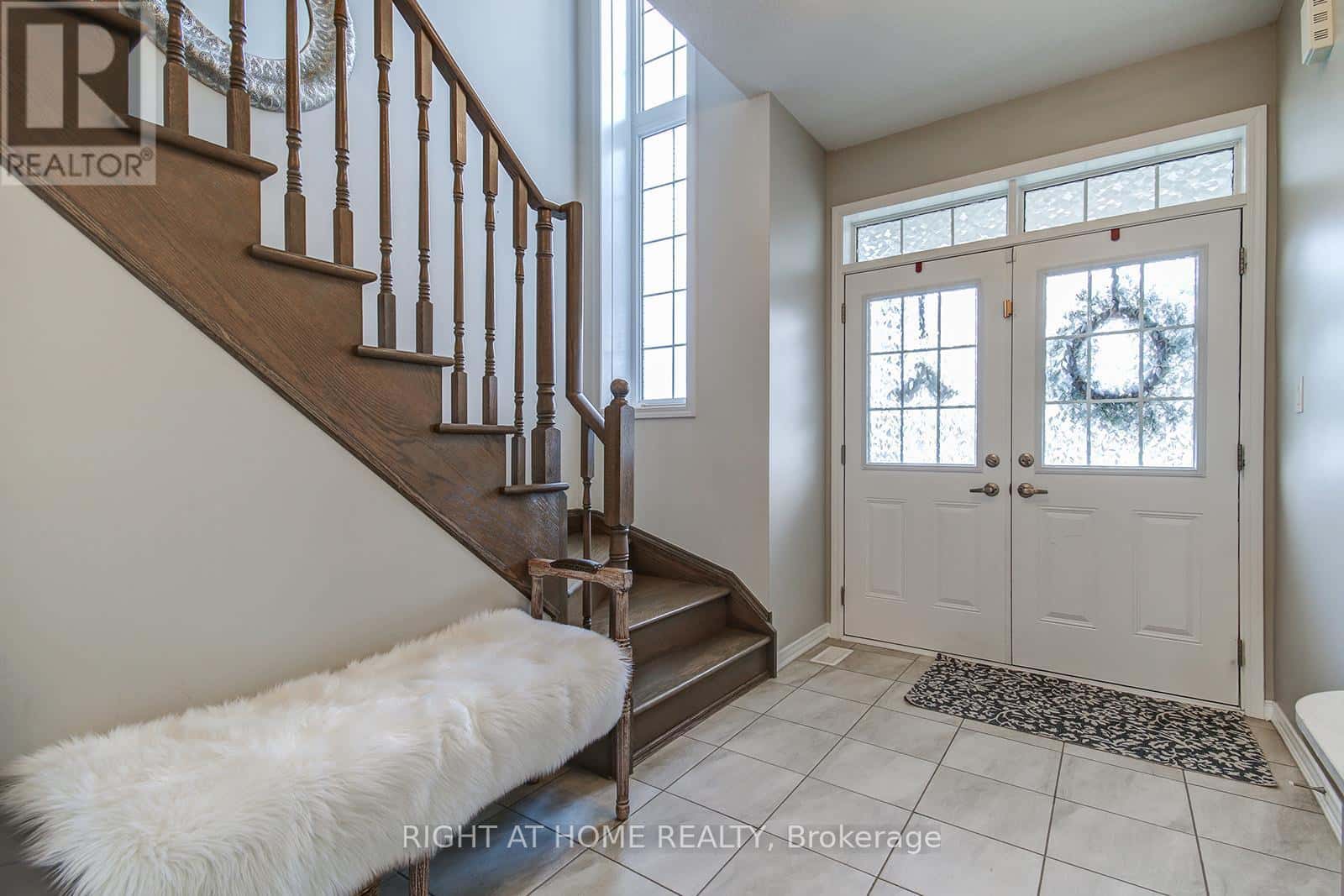 40 MCWATTERS STREET — Hamilton (Binbrook), Ontario - Photo 4 of 44