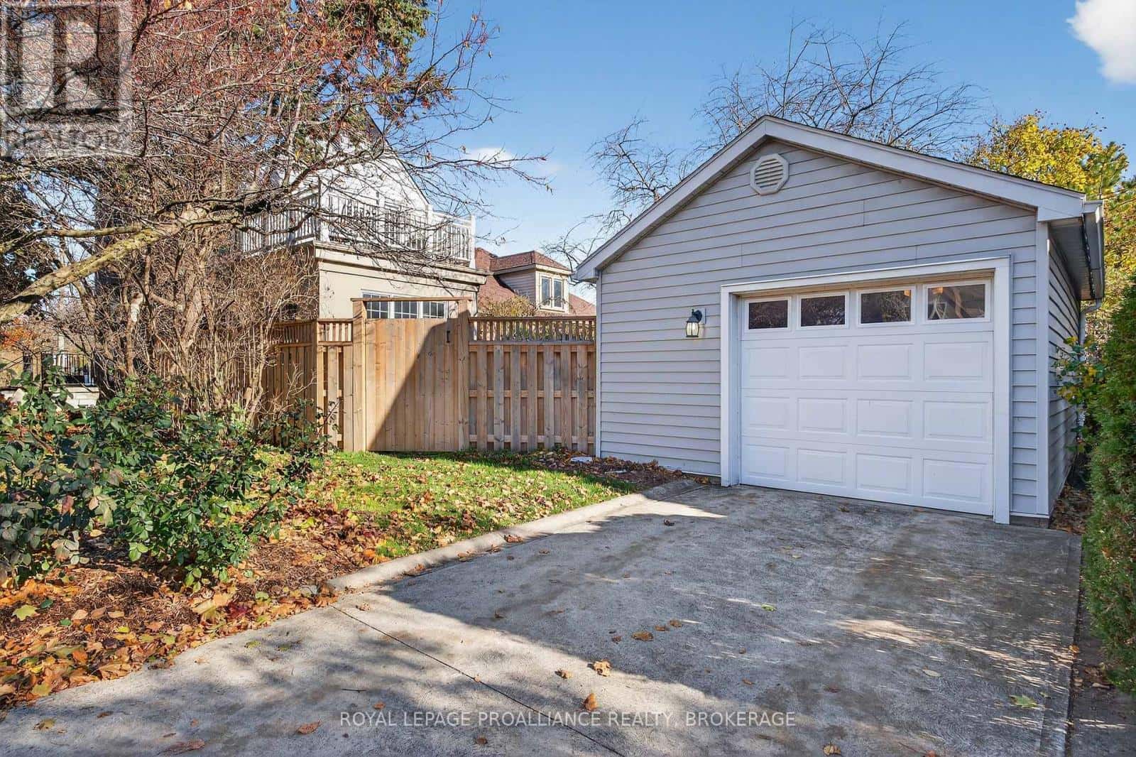 345 WILLINGDON AVENUE — Kingston (Central City East), Ontario - Photo 4 of 47