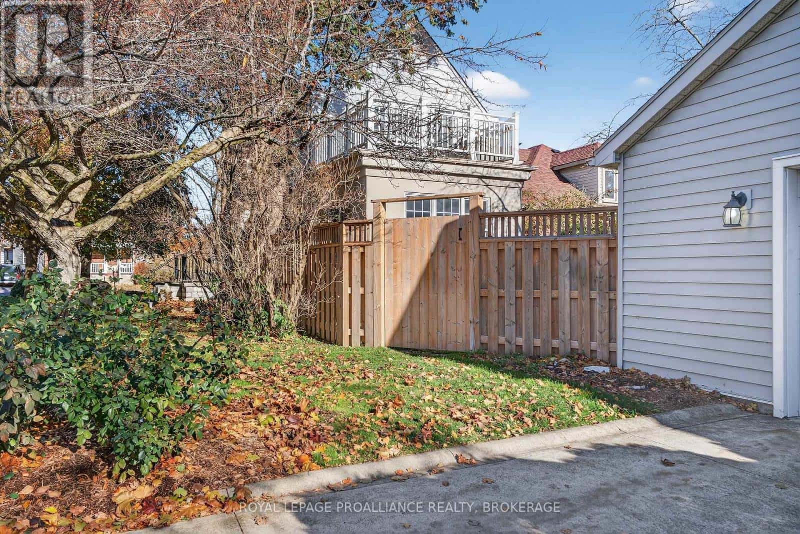 345 WILLINGDON AVENUE — Kingston (Central City East), Ontario - Photo 5 of 47