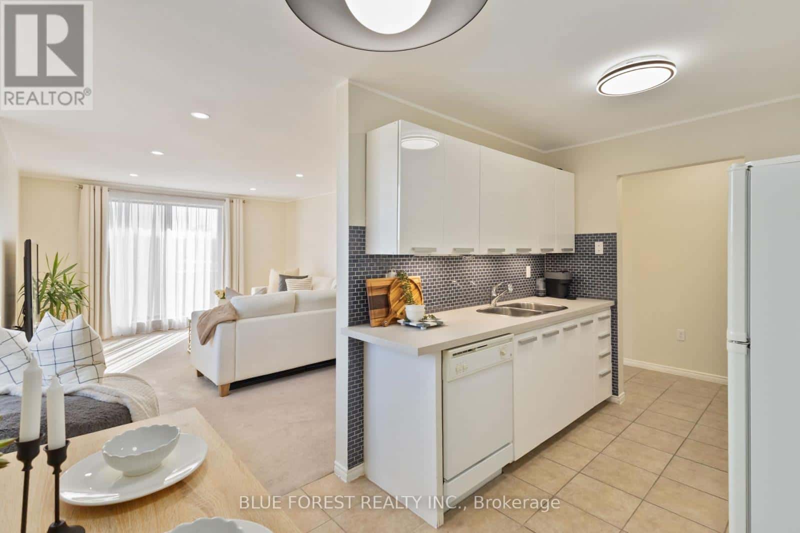 502 - 75 HUXLEY STREET — London South (South E), Ontario - Photo 5 of 47