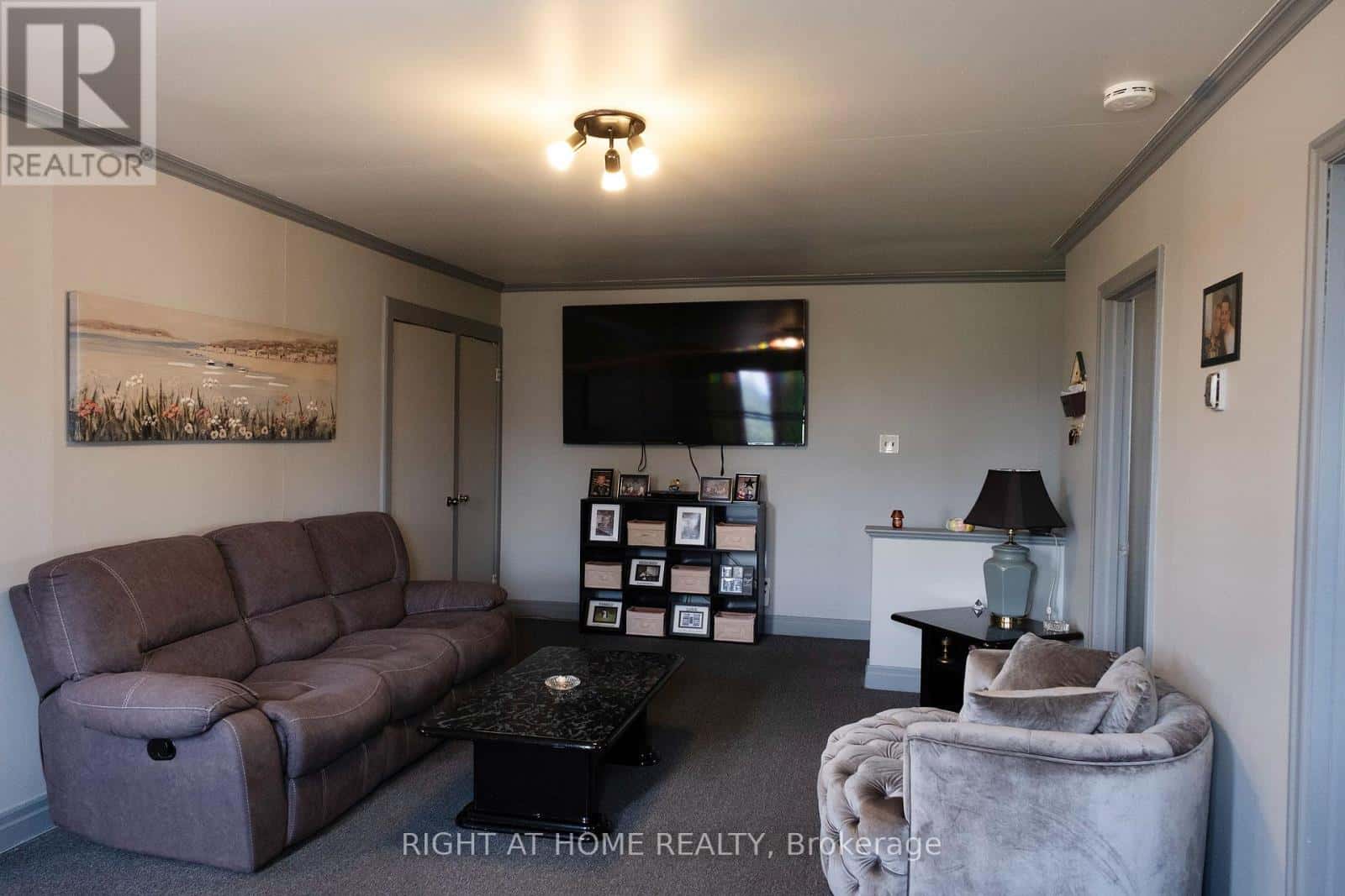 229 ELGIN STREET W — Arnprior, Ontario - Photo 3 of 29