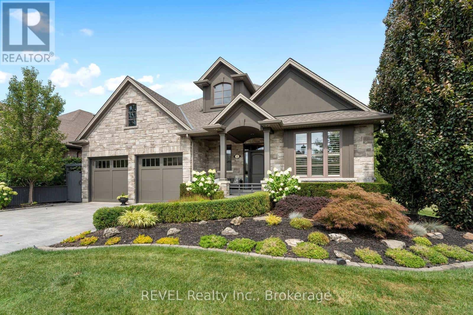 2 TULIP TREE ROAD — Niagara-on-the-Lake (St. Davids), Ontario - Photo 2 of 47