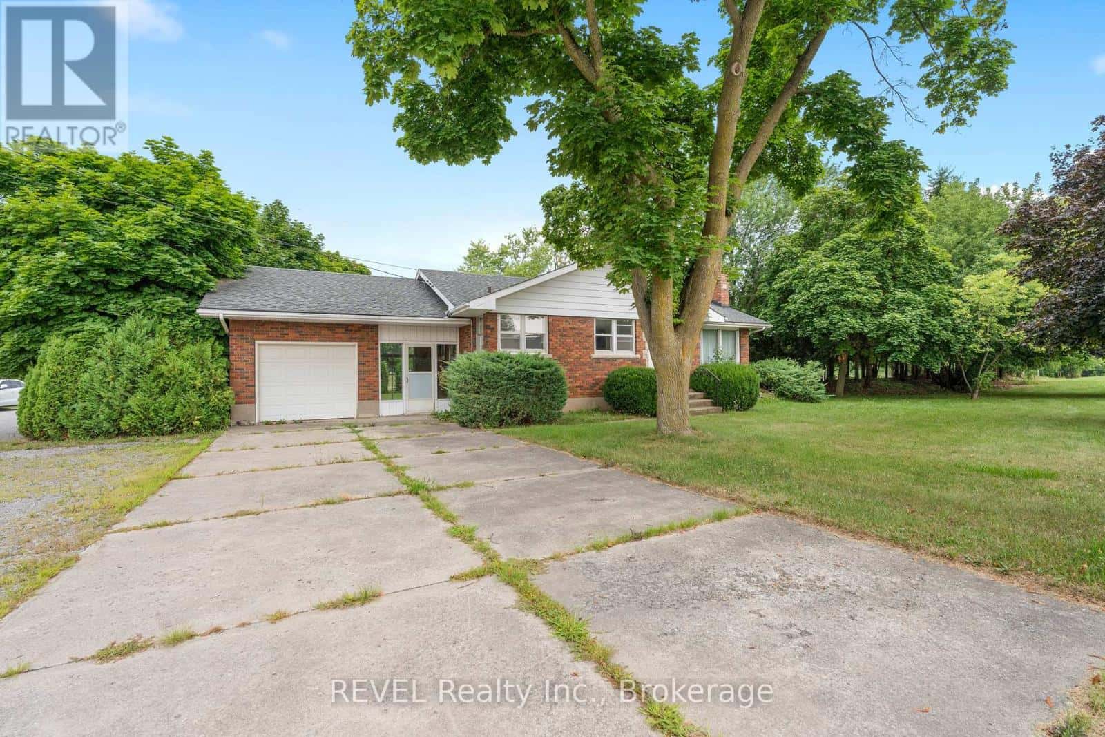 1544 FOUR MILE CREEK ROAD — Niagara-on-the-Lake (Virgil), Ontario - Photo 2 of 30