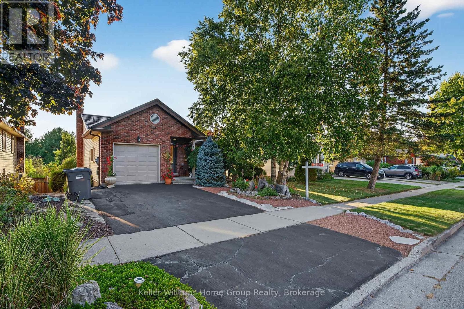 114 DOVERCLIFFE ROAD — Guelph (Dovercliffe Park/Old University), Ontario - Main photo