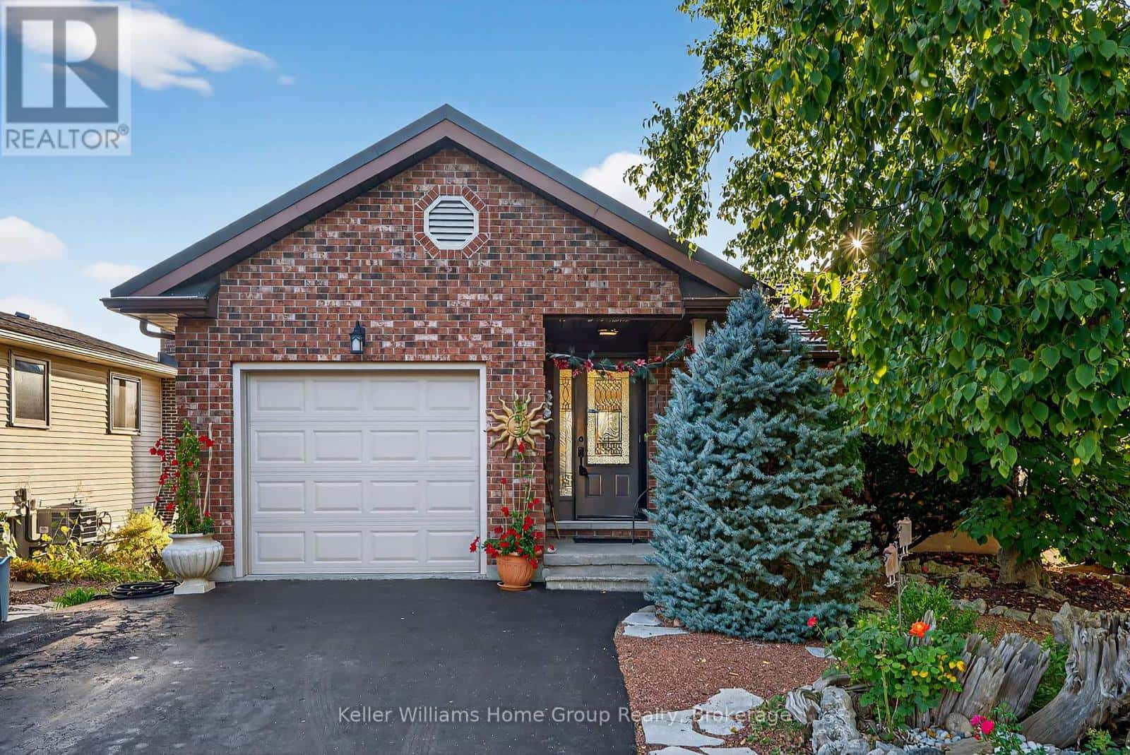 114 DOVERCLIFFE ROAD — Guelph (Dovercliffe Park/Old University), Ontario - Photo 2 of 50