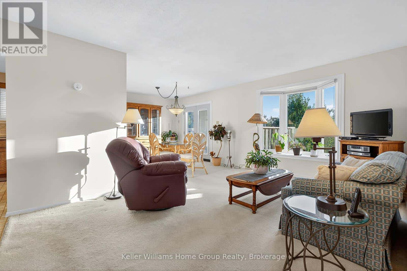 114 DOVERCLIFFE ROAD — Guelph (Dovercliffe Park/Old University), Ontario - Photo 4 of 50