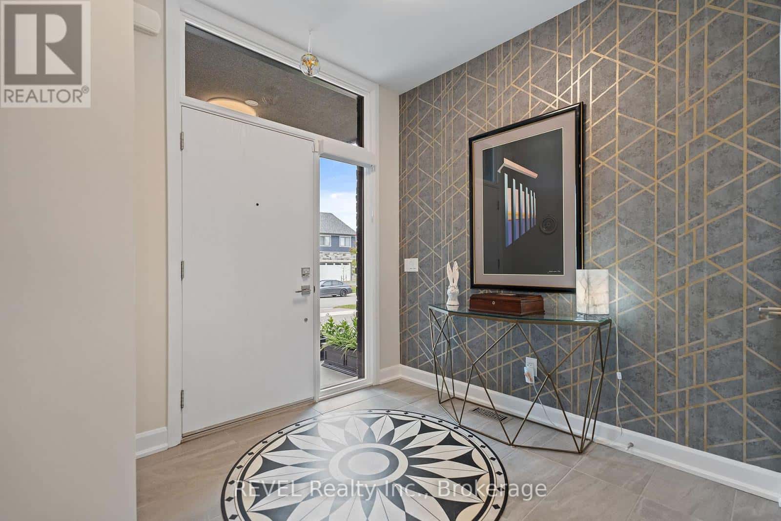 3809 SIMPSON LANE — Fort Erie (Black Creek), Ontario - Photo 2 of 50