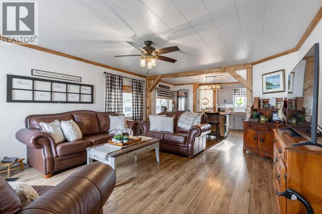 56 E 100 S — Raymond, Alberta - Photo 4 of 34