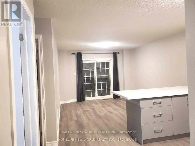 208 HUNTING RIDGES GRD DRIVE — Richmond Hill (Jefferson), Ontario - Photo 2 of 9