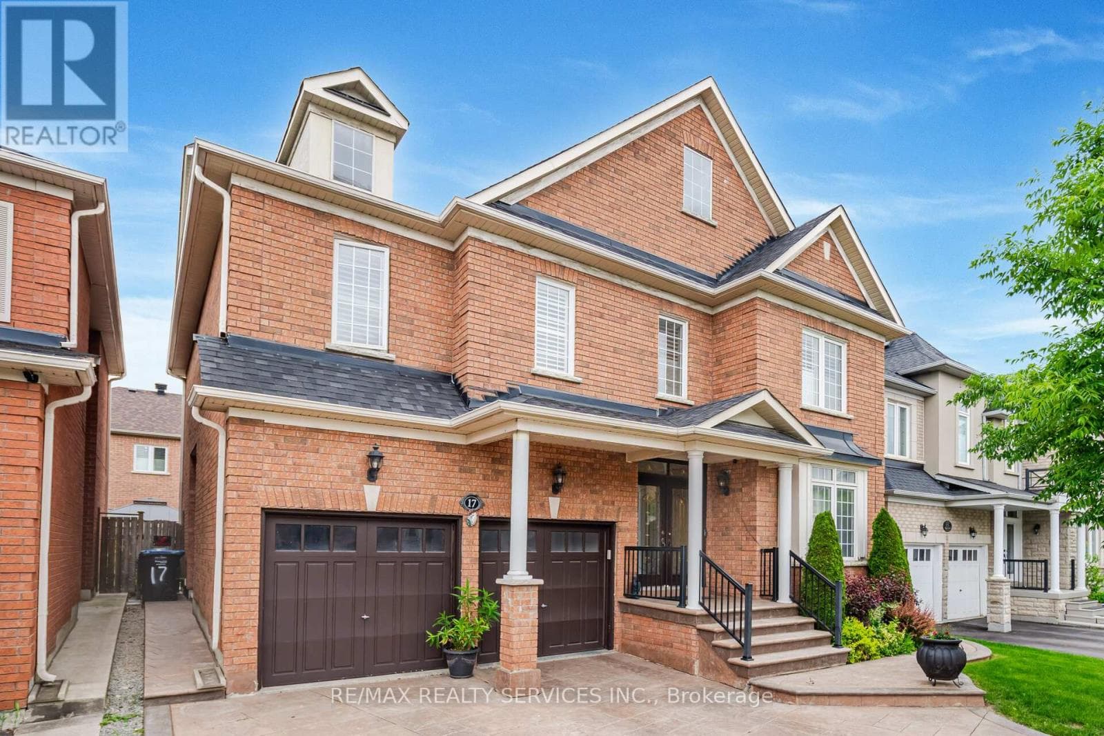 17 REGIS CIRCLE — Brampton (Vales of Castlemore North), Ontario - Main photo
