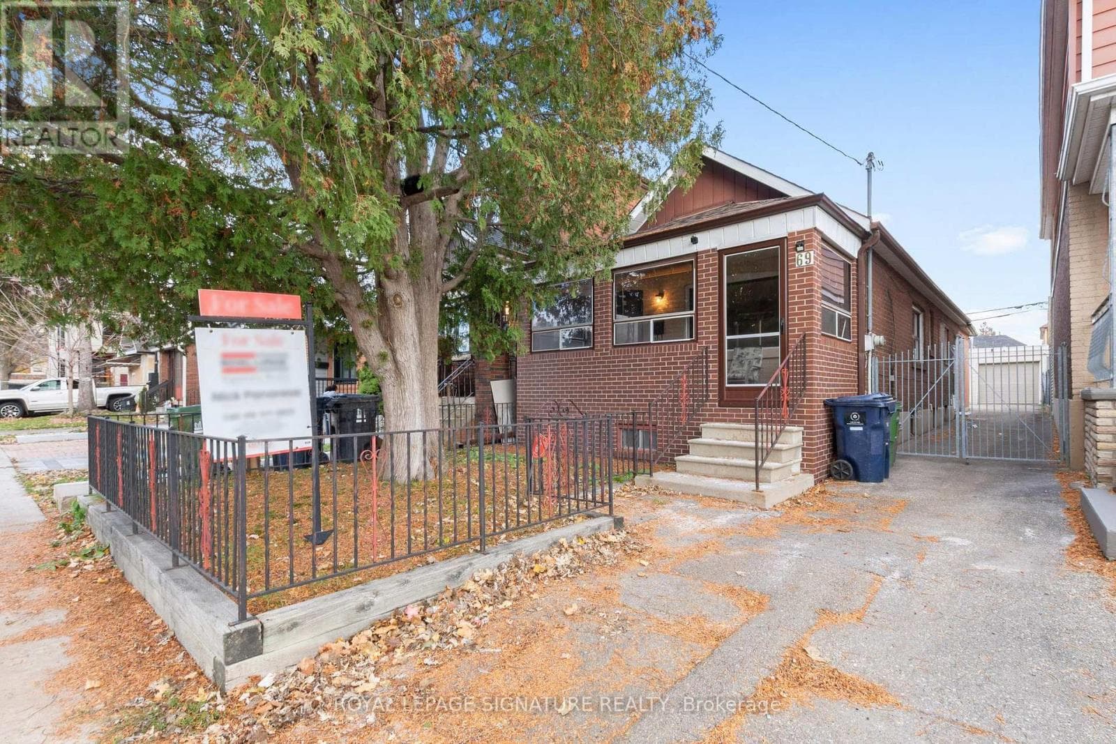 69 CHAMBERS AVENUE — Toronto (Weston-Pellam Park), Ontario - Main photo