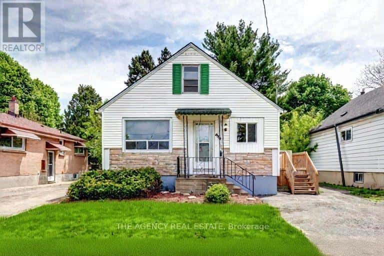 489 Salisbury Street Upper