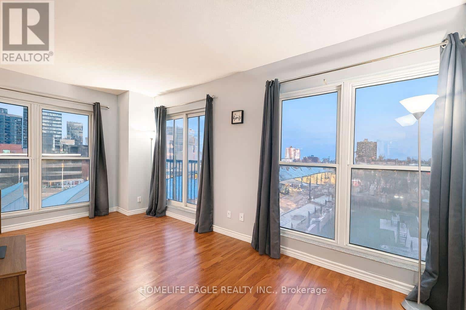 302 - 135 JAMES STREET S — Hamilton (Corktown), Ontario - Photo 4 of 9