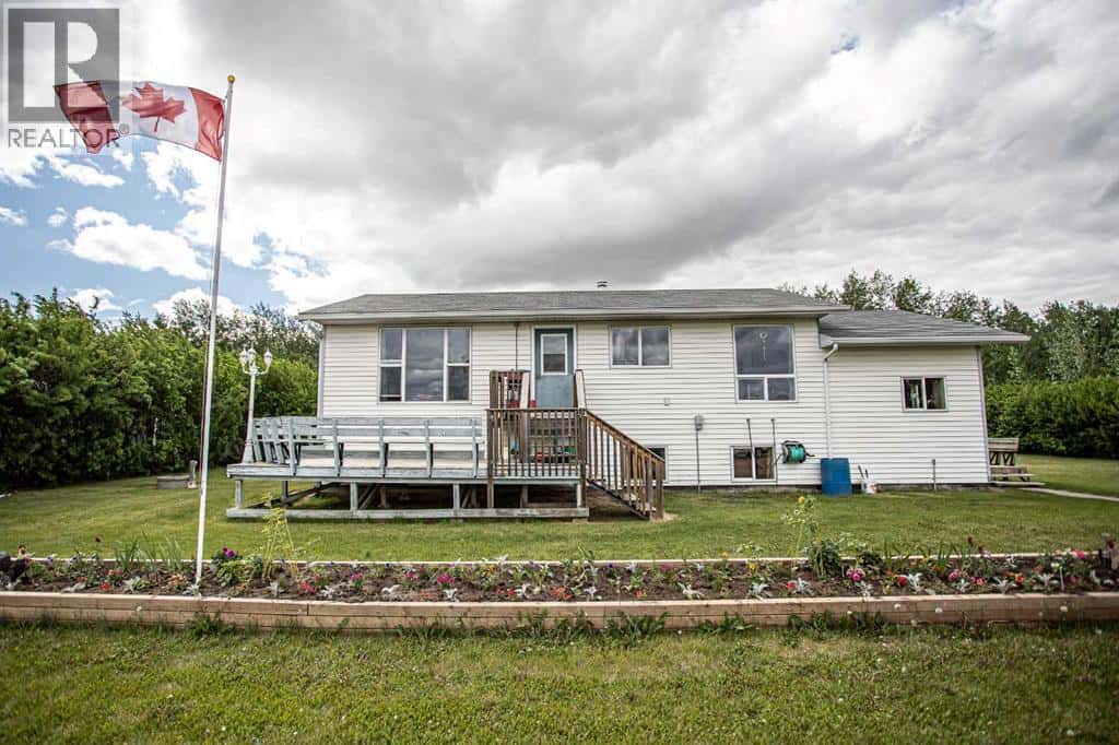 17035 Township Road 1094 — Rural Mackenzie County, Alberta - Photo 2 of 36