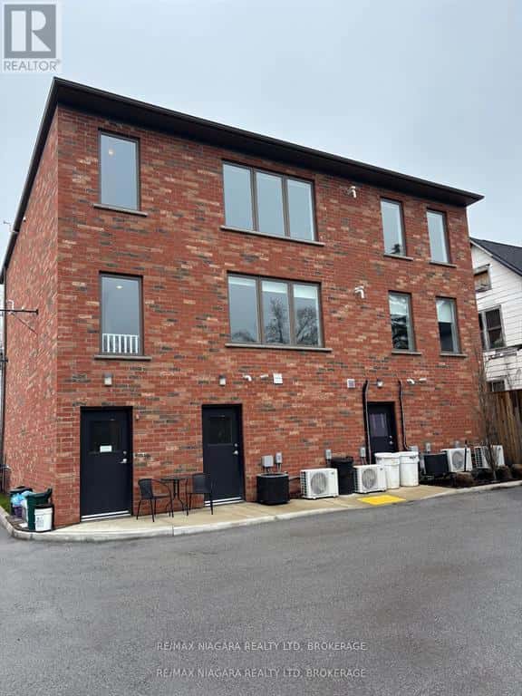 3 - 2622 STEVENSVILLE ROAD — Fort Erie (Stevensville), Ontario - Photo 2 of 9