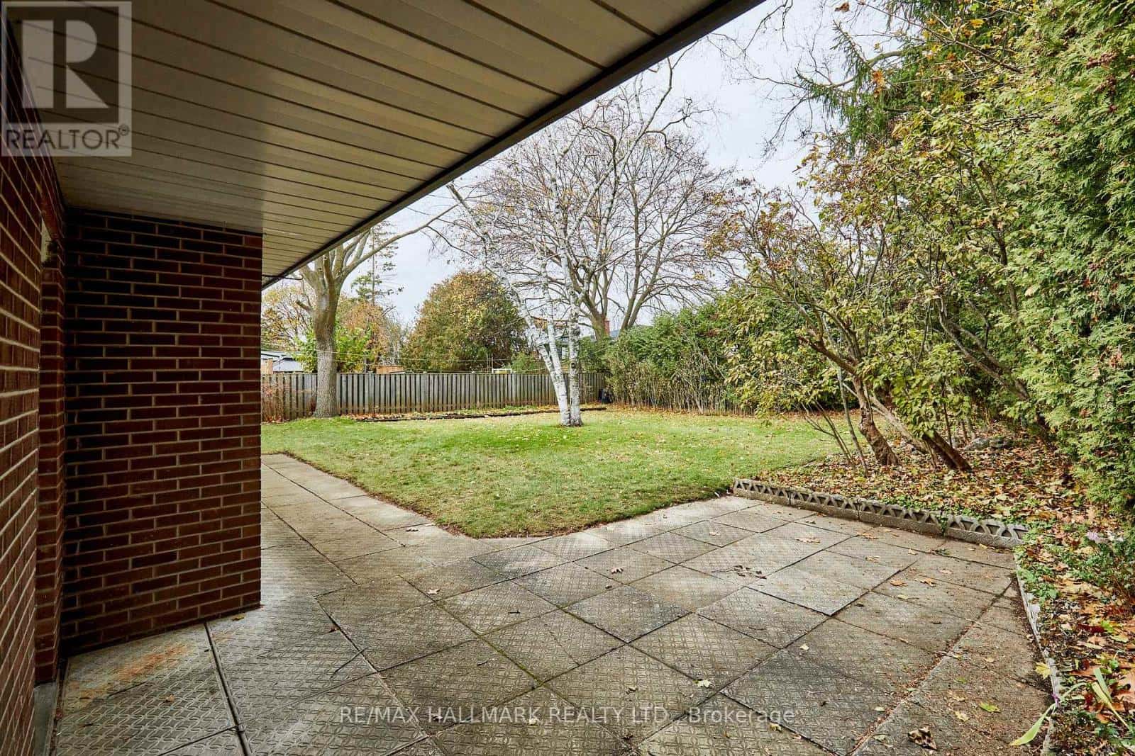 170 ORCHARD VIEW BOULEVARD — Oshawa (Centennial), Ontario - Photo 2 of 13