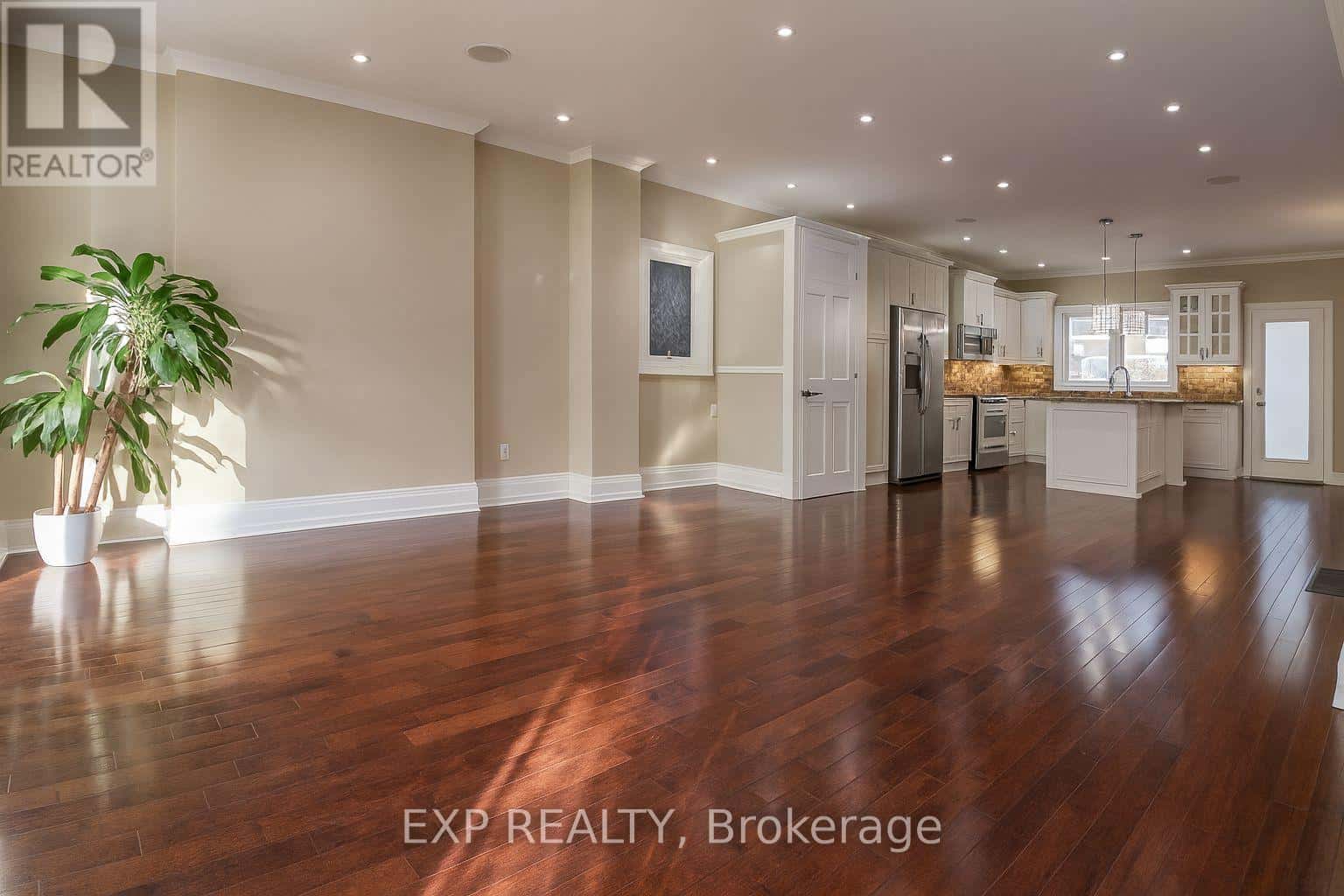 MAIN - 1291 PAPE AVENUE — Toronto (East York), Ontario - Photo 2 of 25