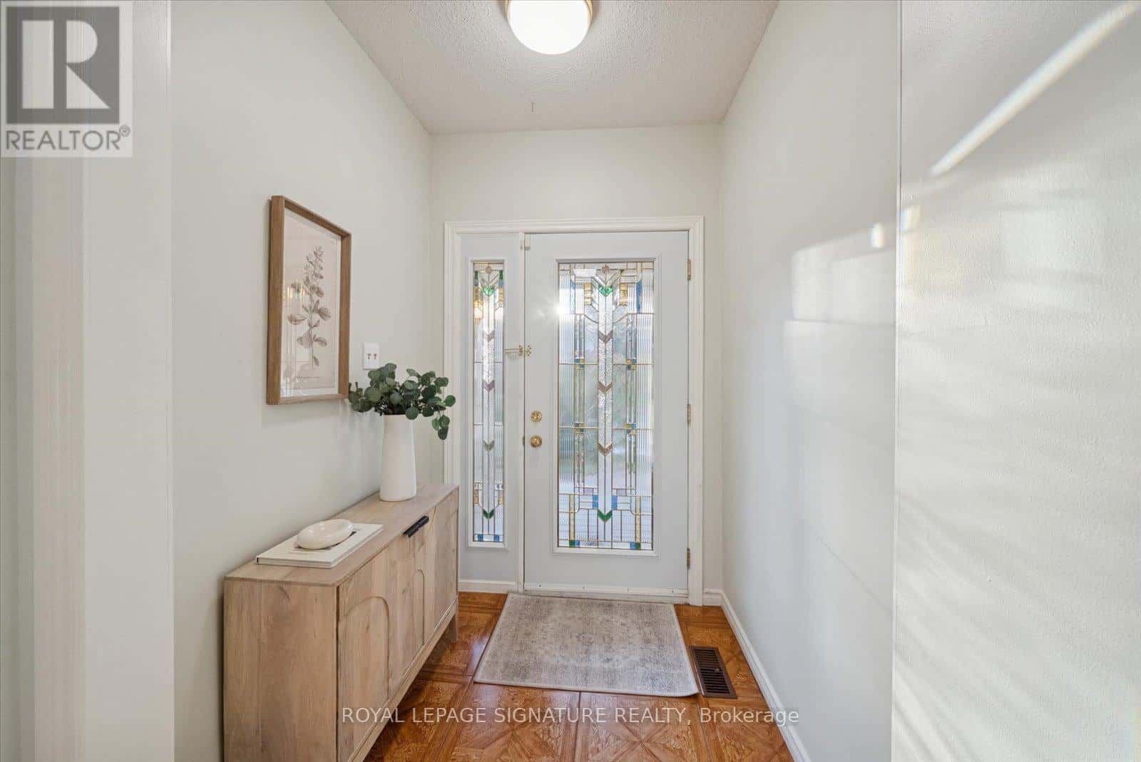 2015 LYNN HEIGHTS DRIVE — Pickering (Liverpool), Ontario - Photo 3 of 45