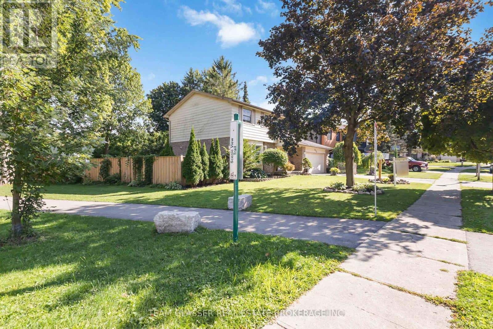 210 CHALET CRESCENT — London South (South K), Ontario - Photo 4 of 50