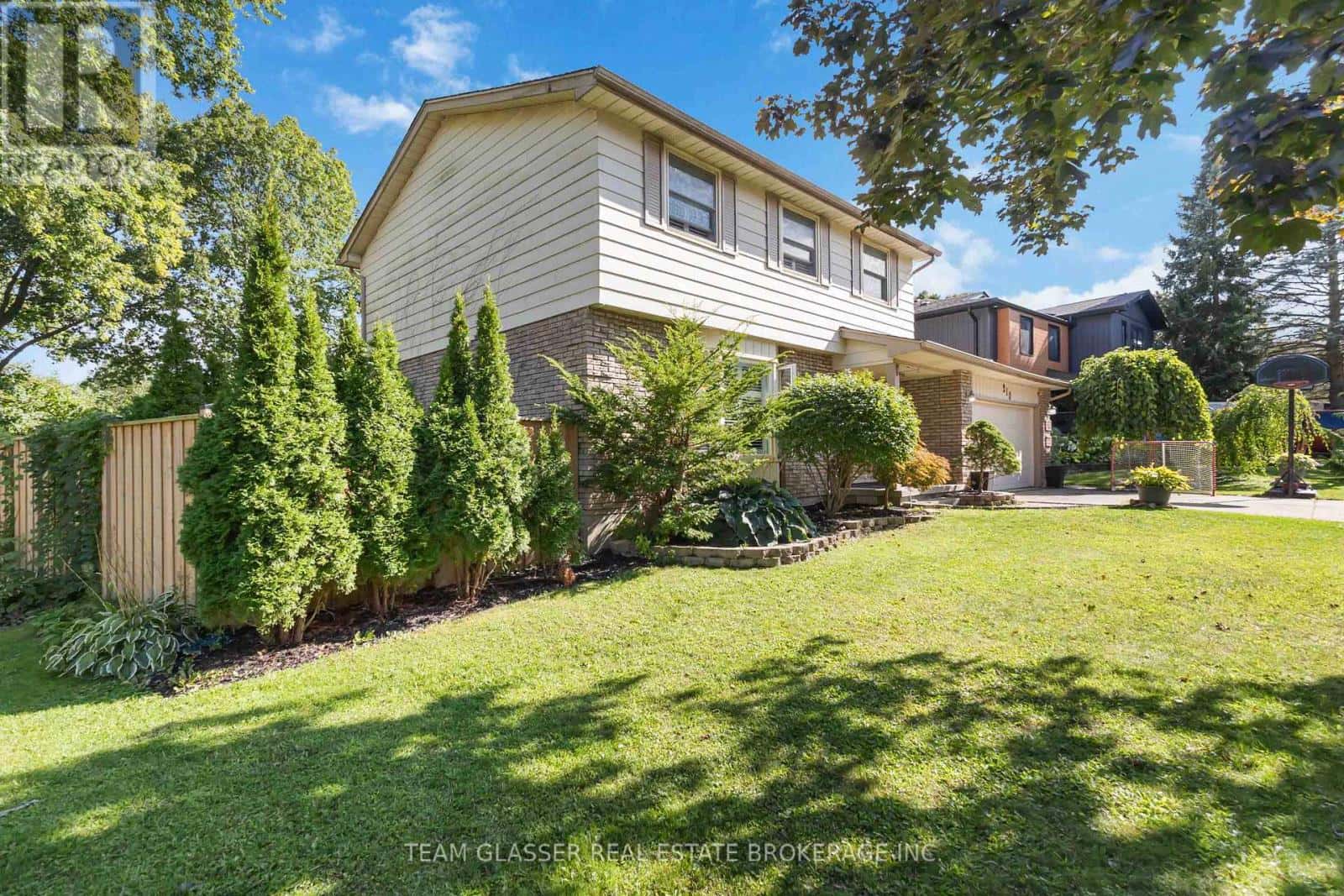 210 CHALET CRESCENT — London South (South K), Ontario - Photo 5 of 50