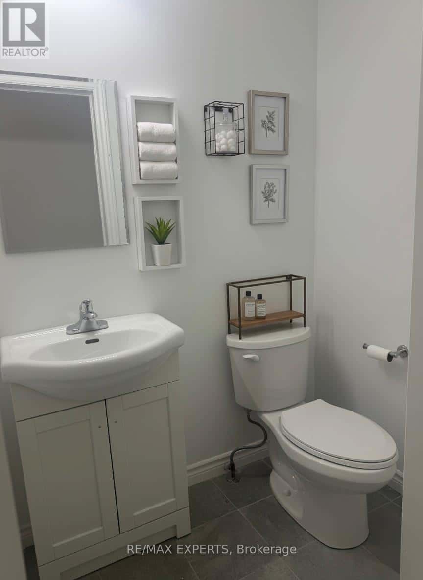 13 - 2 SLESSOR BOULEVARD — Grimsby (Grimsby West), Ontario - Photo 4 of 24