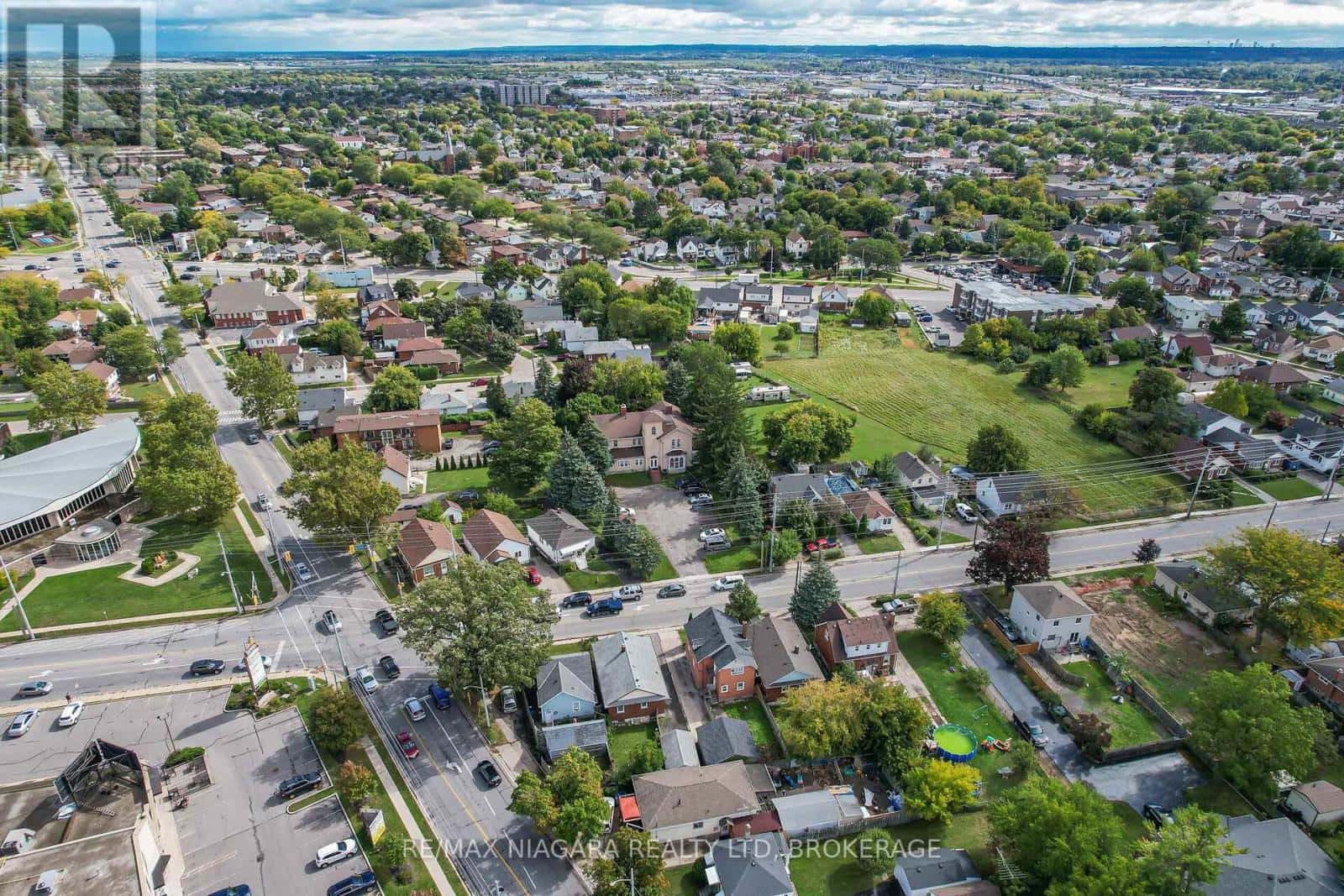 261 VINE STREET — St. Catharines (Fairview), Ontario - Photo 5 of 40