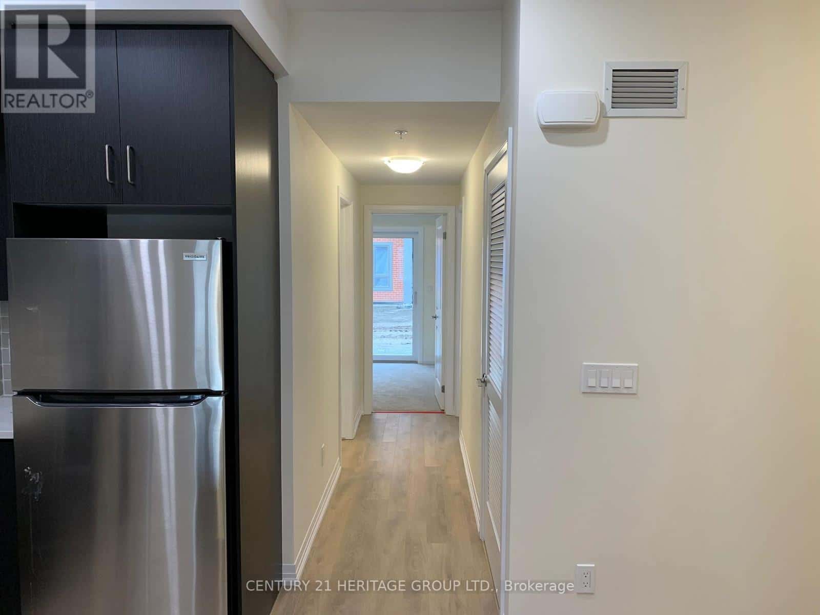 308 - 2635 WILLIAM JACKSON DRIVE — Pickering (Duffin Heights), Ontario - Photo 4 of 11